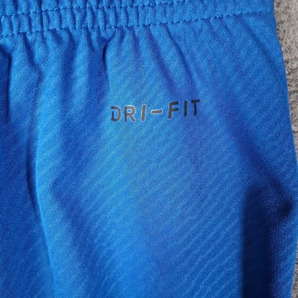 Nike Training Shorts Men Size Large Blue Emboss Dri-Fit Athletic 9